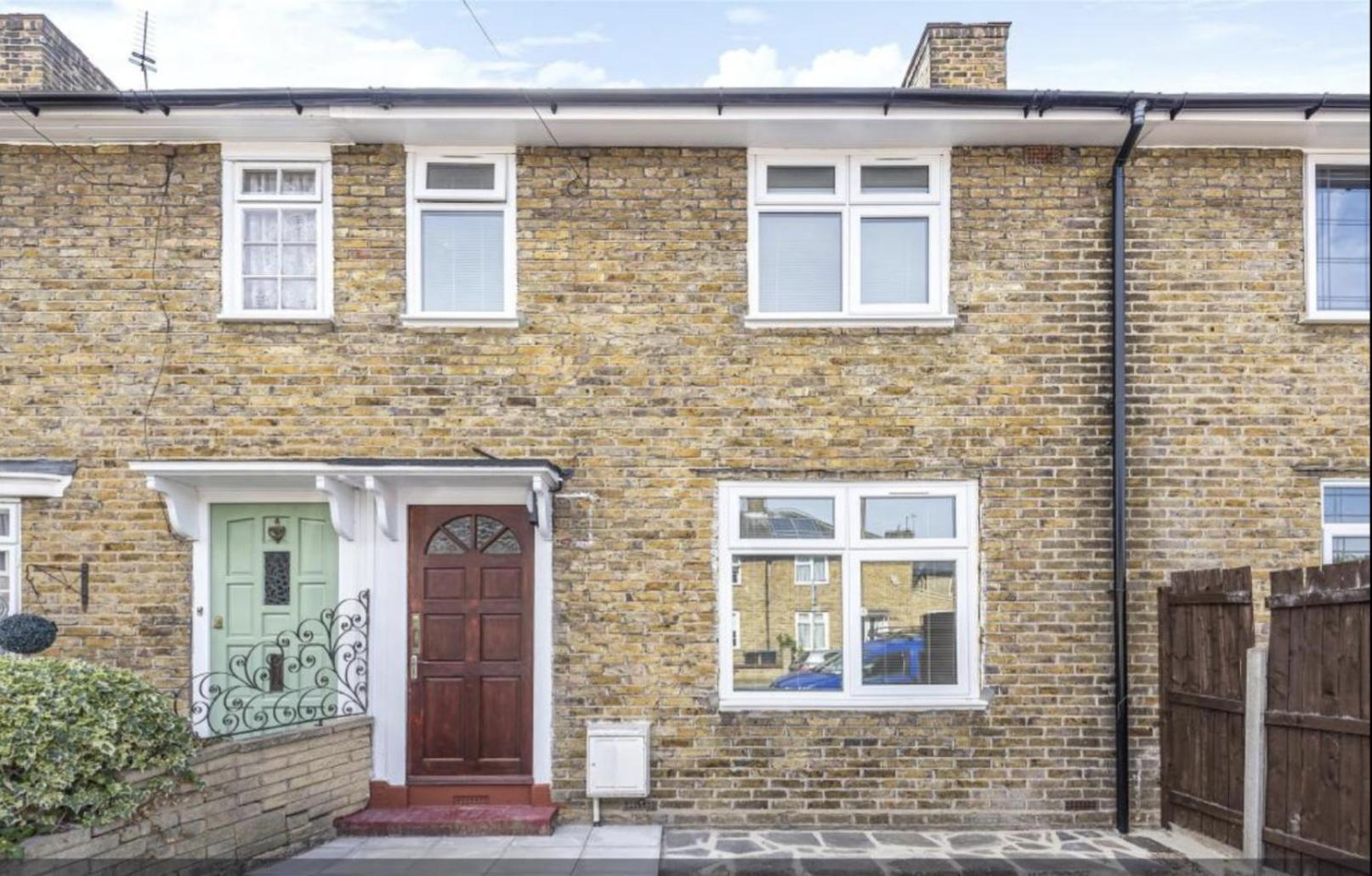 Fantastic 3-Bedroom House In London Morden  ภายนอก รูปภาพ